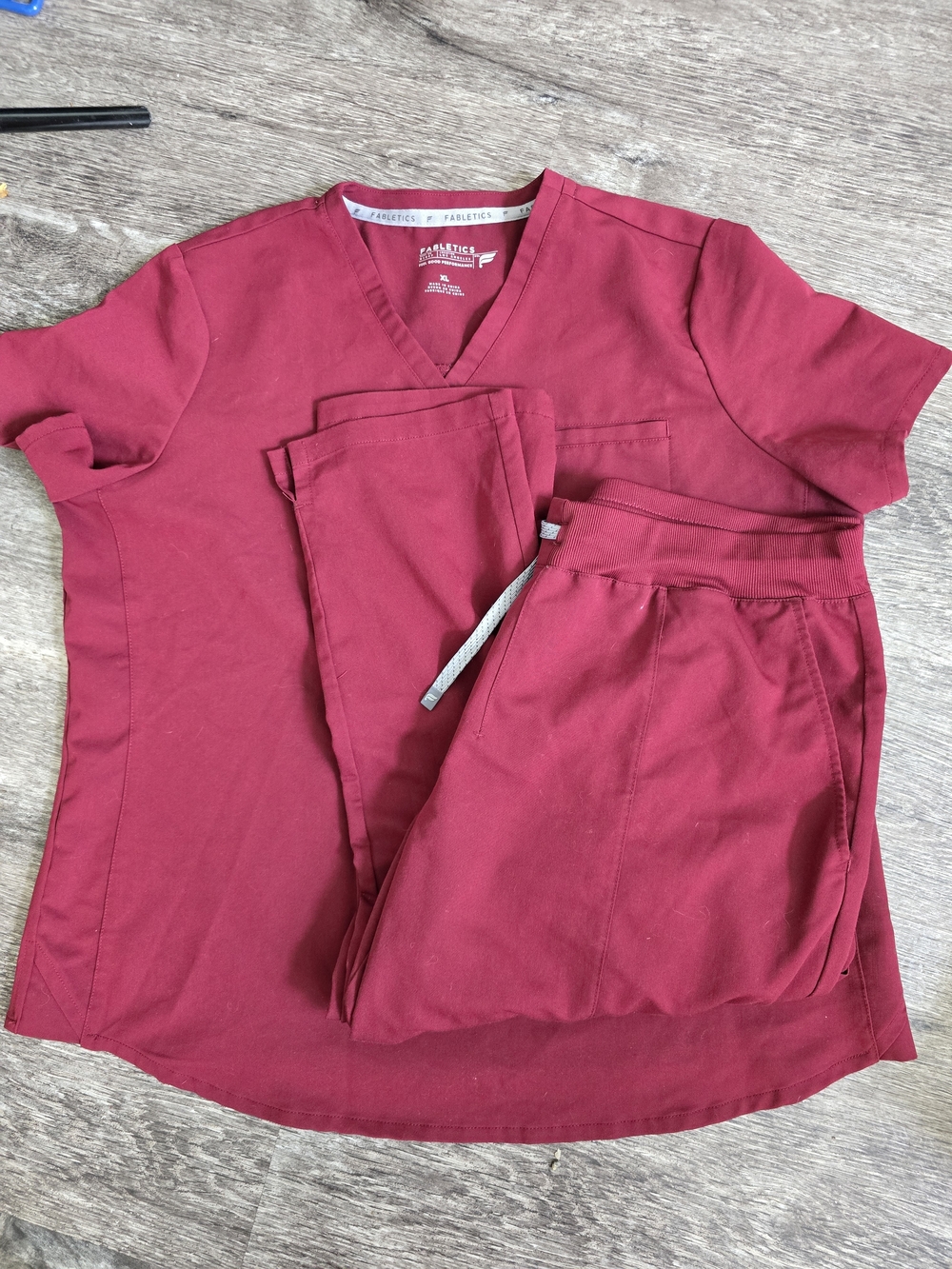 Fabletics Women's Burgundy Scrub Set - V-Neck Top & Drawstring Pants